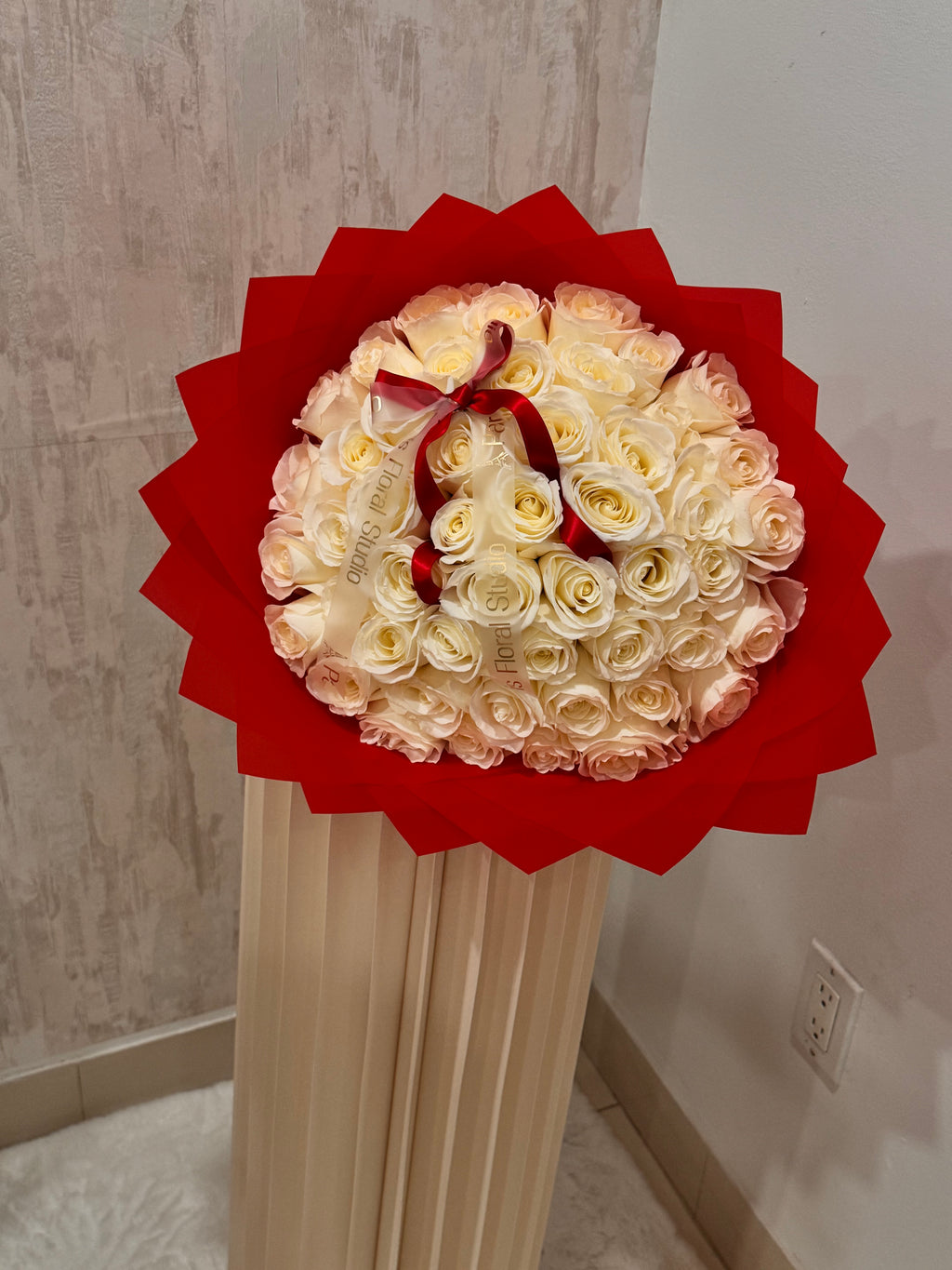 🤍 50 White Garden Roses Bouquet – Red Wrap 🤍